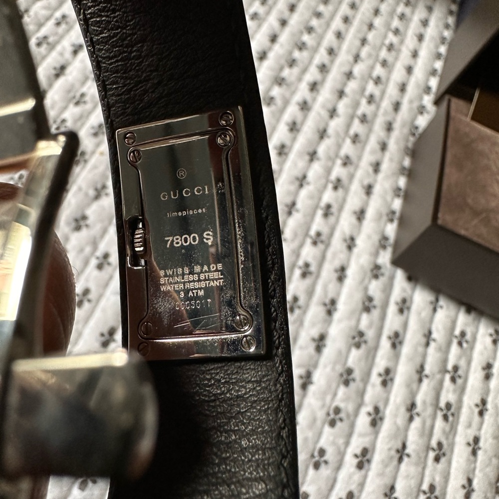 This Gucci 7800S black leather Quarts swiss made - Picture 4 of 6